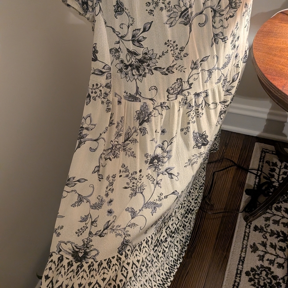 Knox Rose Black and Cream Floral Long Sleeve Dress - Picture 3 of 12